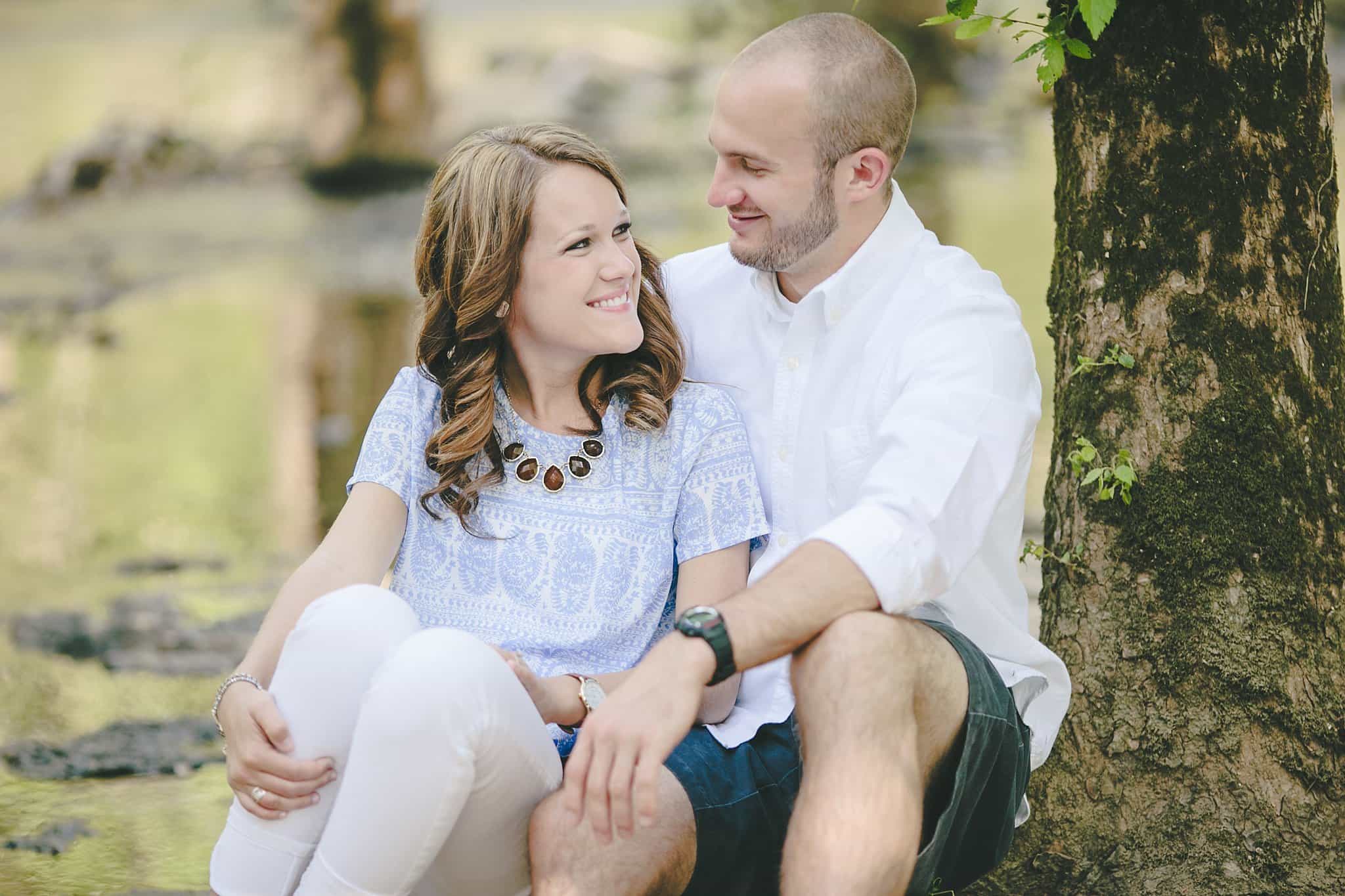 murfreesboro_farm_creek_football_swing_tennessee_engagement_0003.jpg